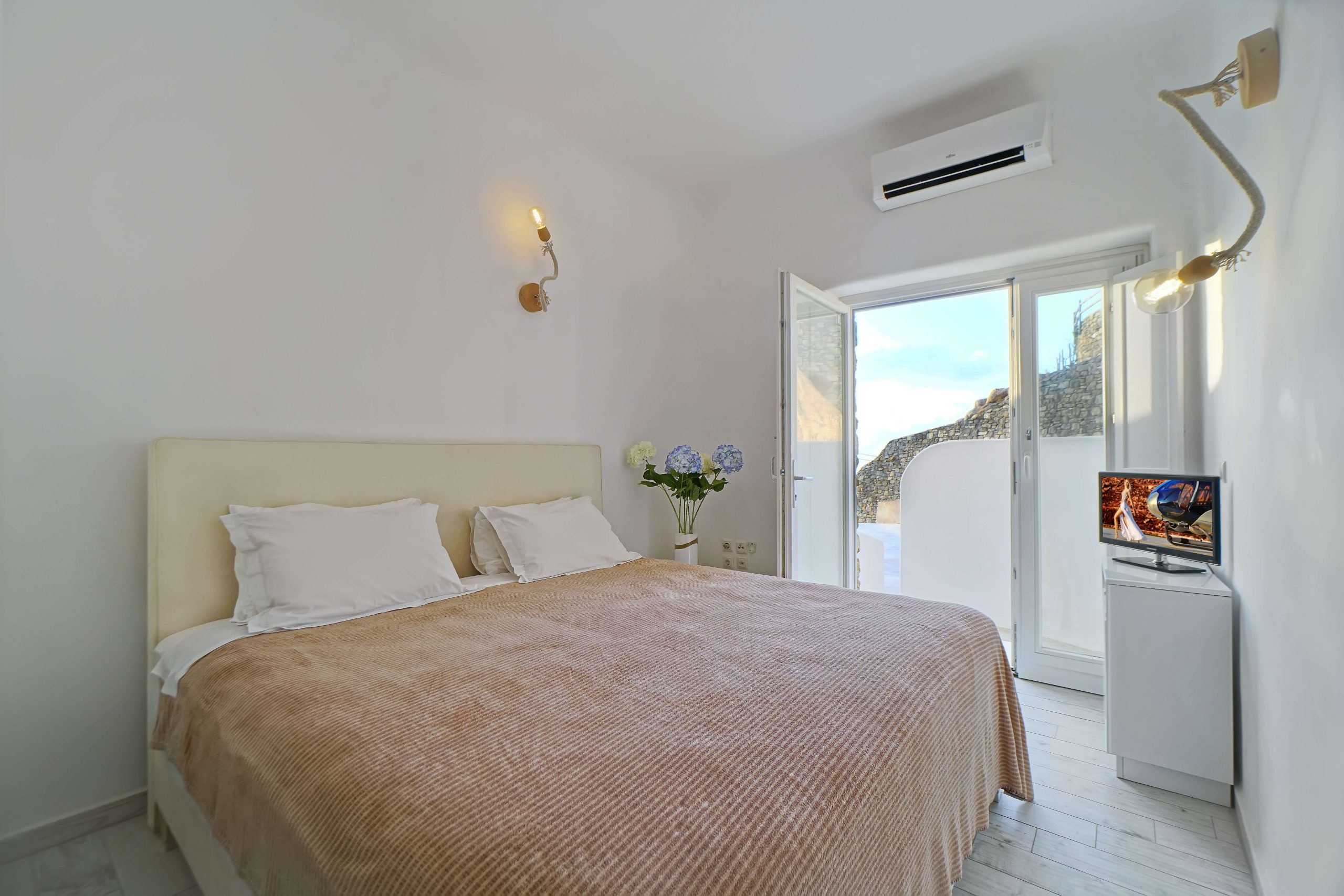 mykonosvillas july32 july 32 mykonos villas βίλα μύκονος private jet private helicopter yatchs yatch netwise luxury premium platinum villas and more