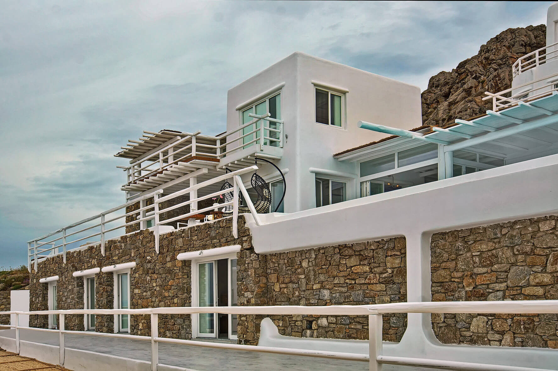 mykonosvillas july32 july 32 mykonos villas βίλα μύκονος private jet private helicopter yatchs yatch netwise luxury premium platinum villas and more
