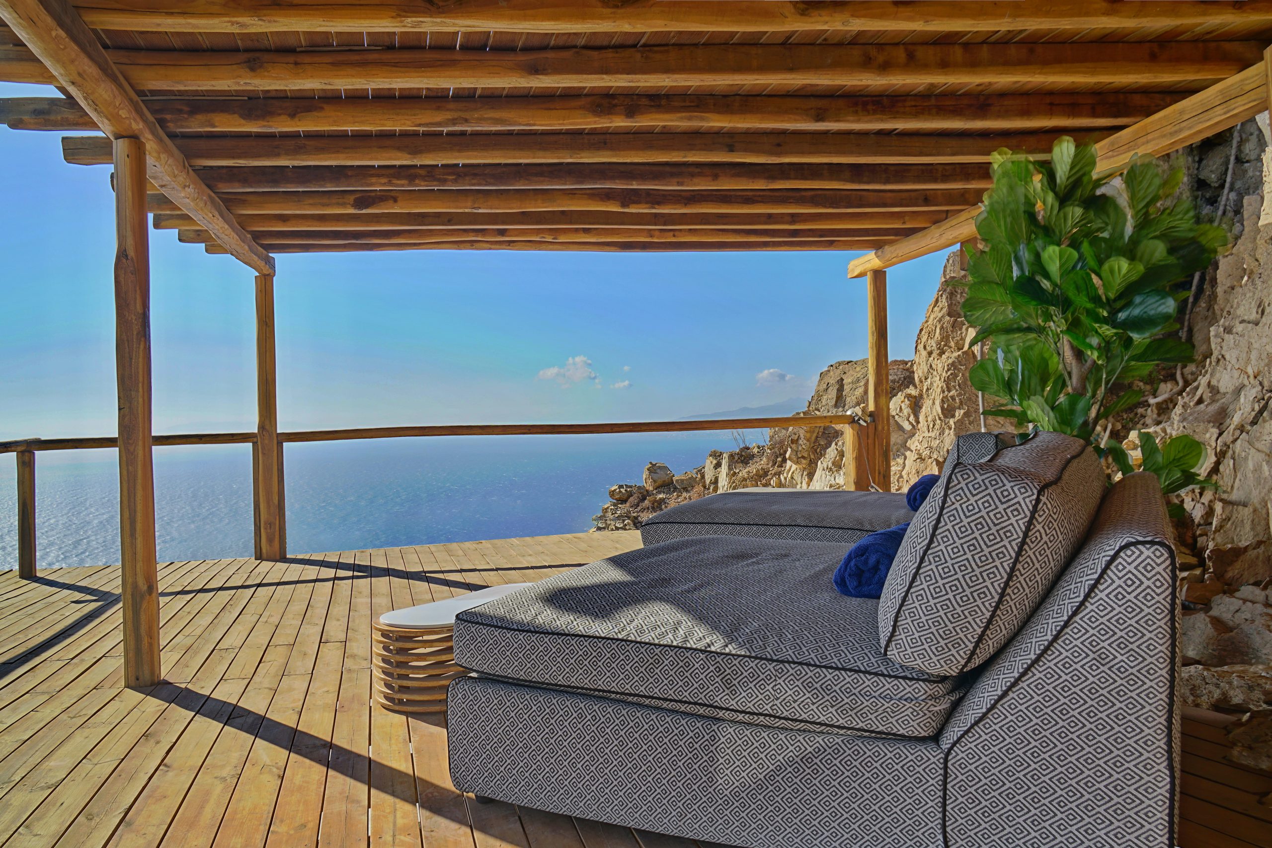 mykonosvillas july32 july 32 mykonos villas βίλα μύκονος private jet private helicopter yatchs yatch netwise luxury premium platinum villas and more