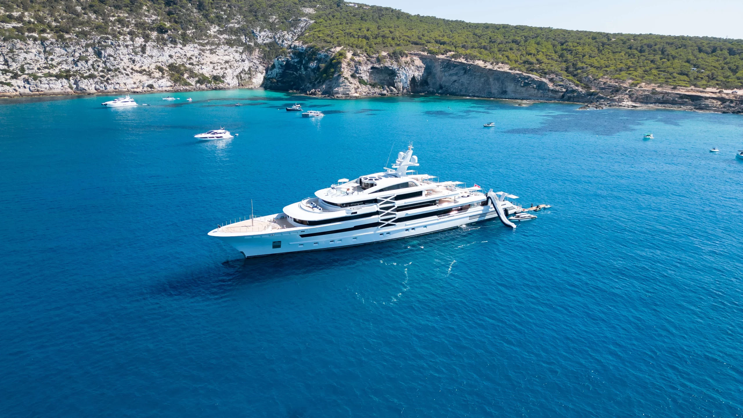 mykonosvillas july32 july 32 mykonos villas βίλα μύκονος private jet private helicopter yatchs yatch netwise luxury premium platinum villas and more