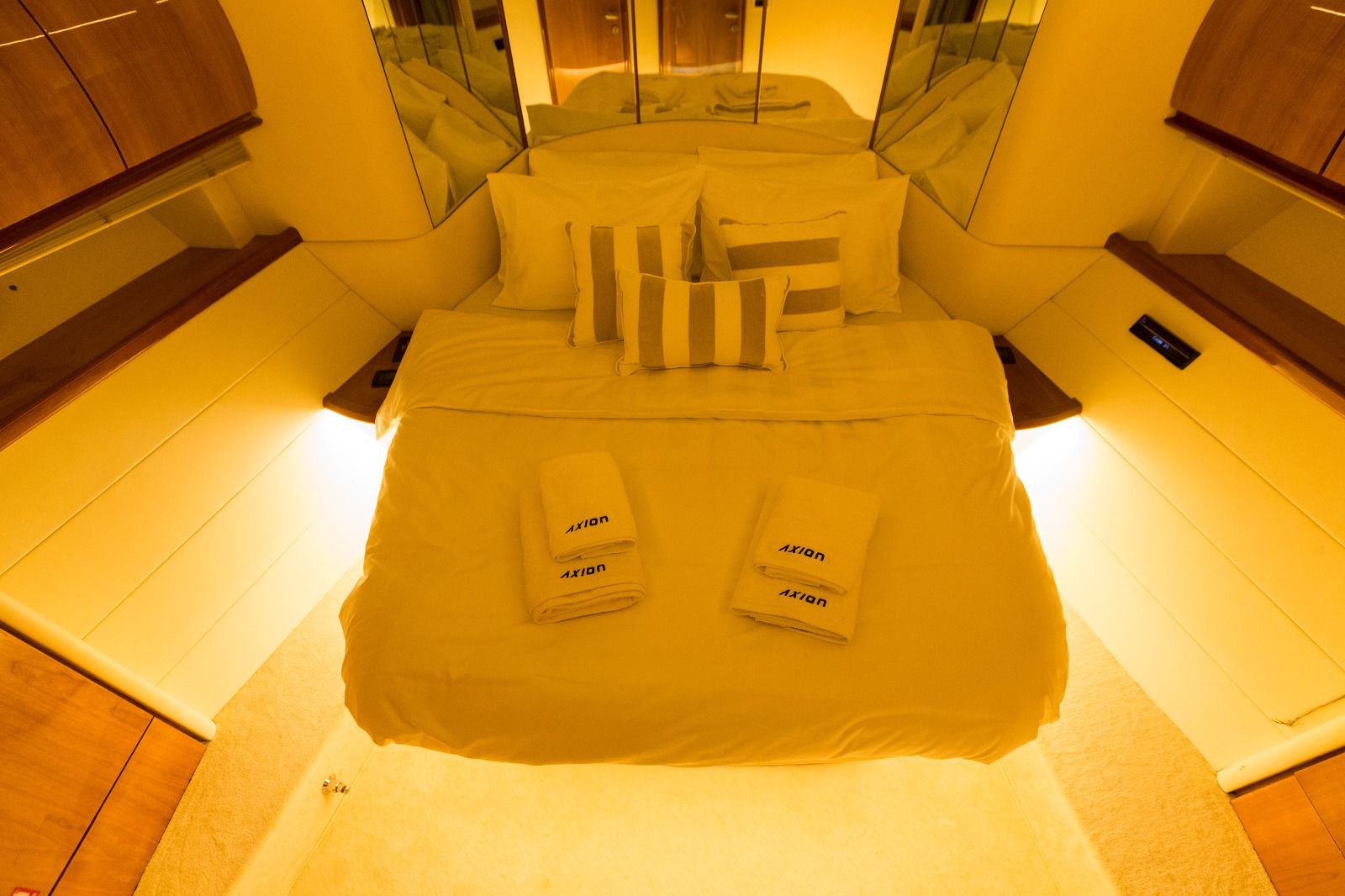 mykonosvillas july32 july 32 mykonos villas βίλα μύκονος private jet private helicopter yatchs yatch netwise luxury premium platinum villas and more