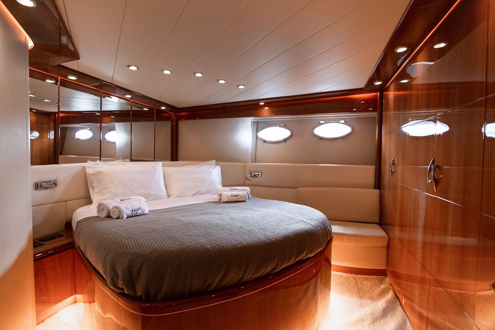 mykonosvillas july32 july 32 mykonos villas βίλα μύκονος private jet private helicopter yatchs yatch netwise luxury premium platinum villas and more