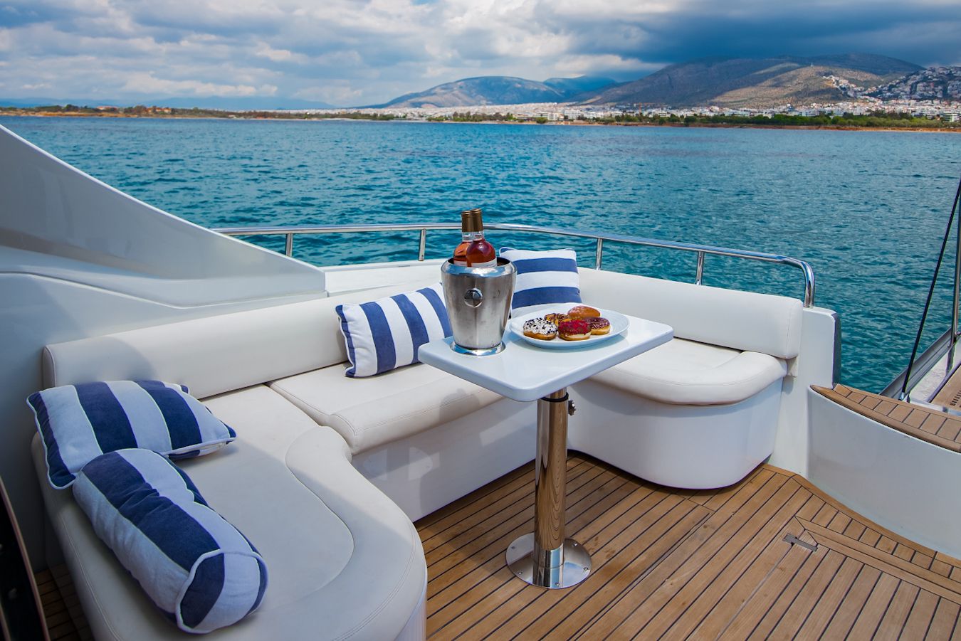 mykonosvillas july32 july 32 mykonos villas βίλα μύκονος private jet private helicopter yatchs yatch netwise luxury premium platinum villas and more