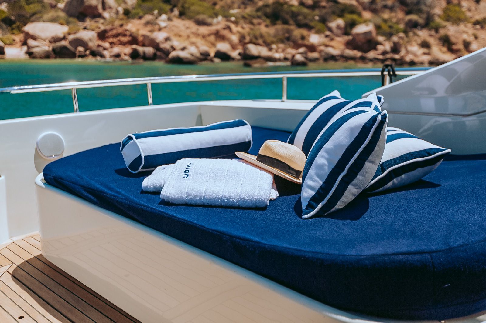 mykonosvillas july32 july 32 mykonos villas βίλα μύκονος private jet private helicopter yatchs yatch netwise luxury premium platinum villas and more