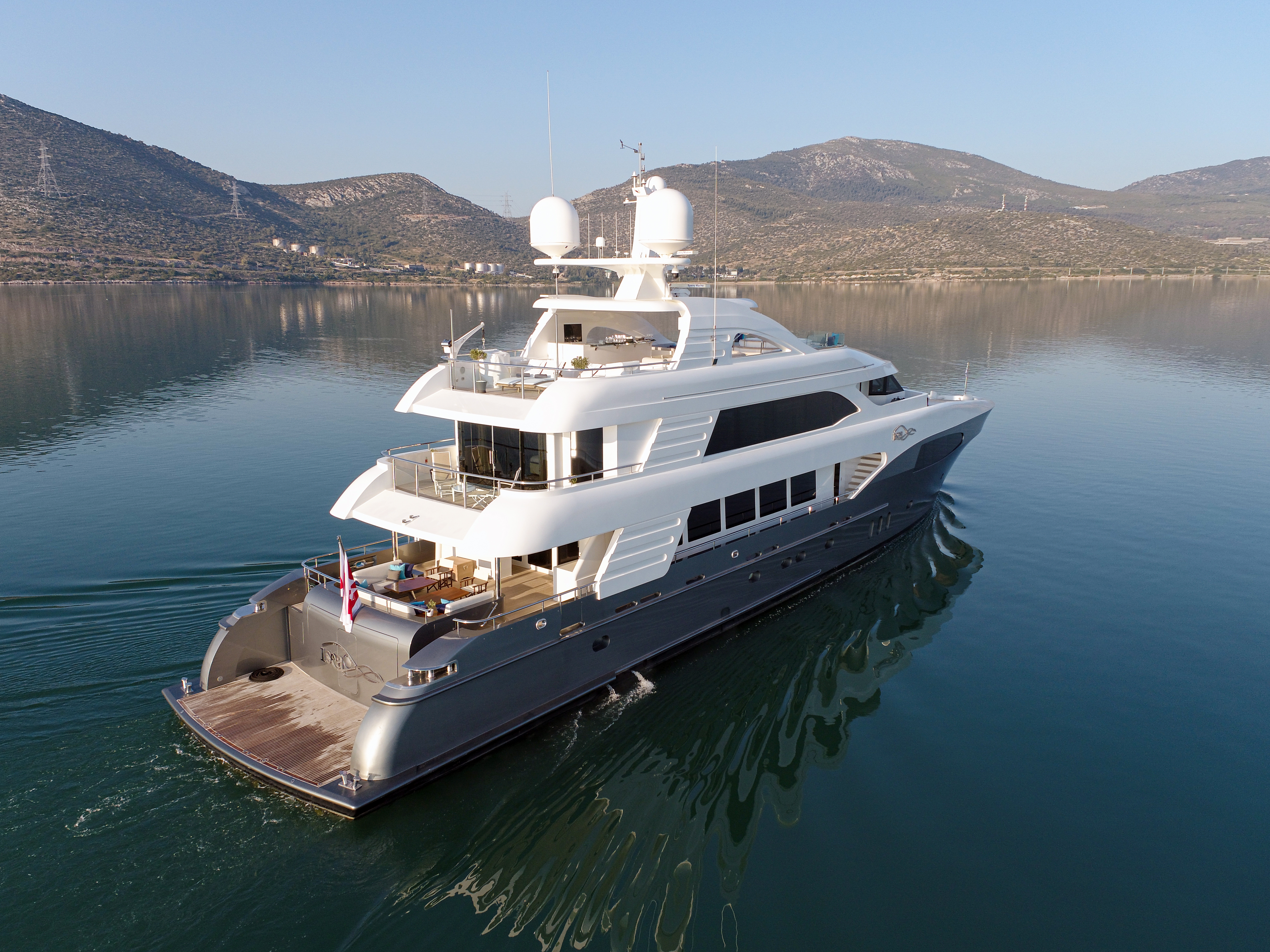 mykonosvillas july32 july 32 mykonos villas βίλα μύκονος private jet private helicopter yatchs yatch netwise luxury premium platinum villas and more