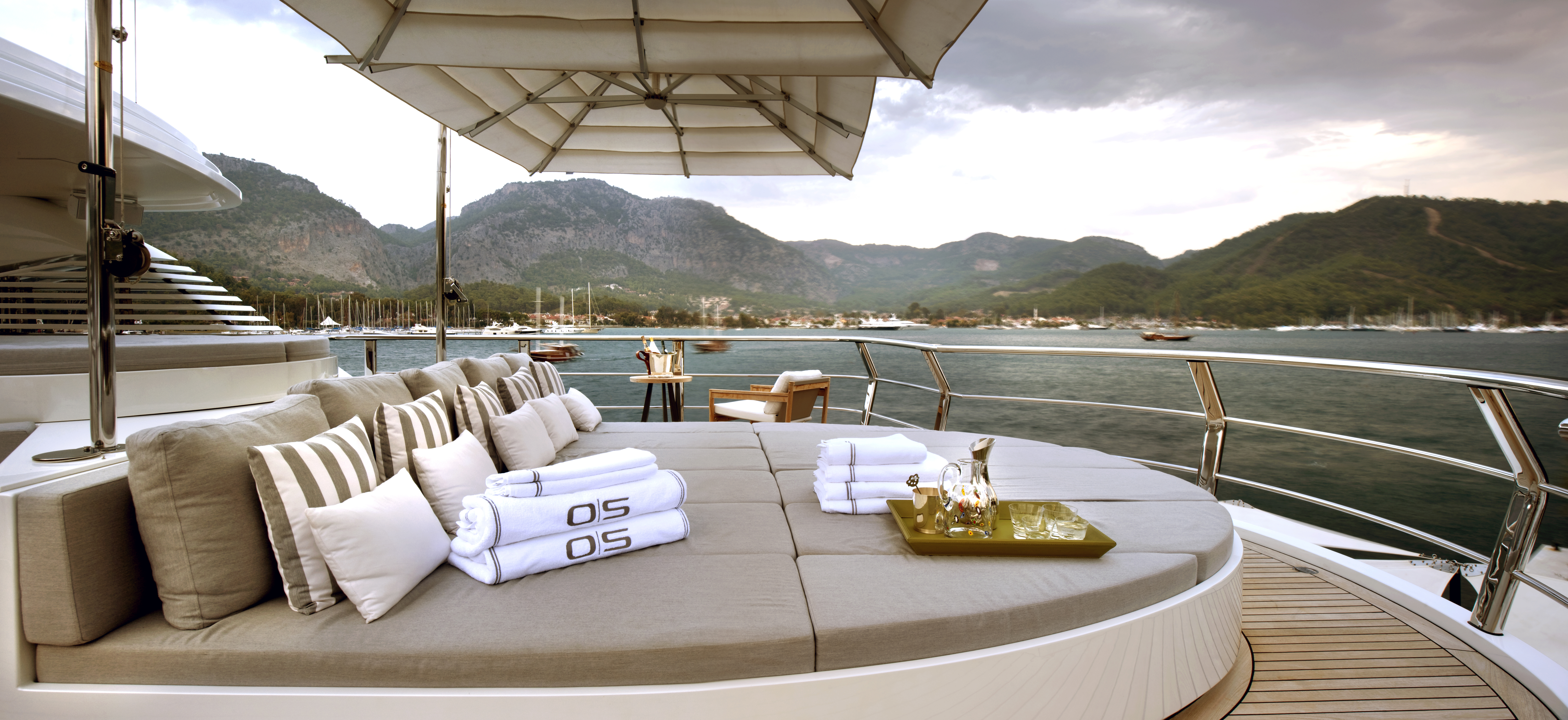 mykonosvillas july32 july 32 mykonos villas βίλα μύκονος private jet private helicopter yatchs yatch netwise luxury premium platinum villas and more