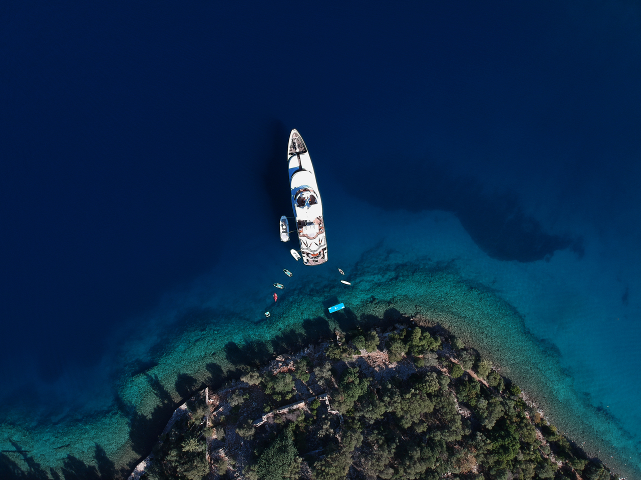 mykonosvillas july32 july 32 mykonos villas βίλα μύκονος private jet private helicopter yatchs yatch netwise luxury premium platinum villas and more