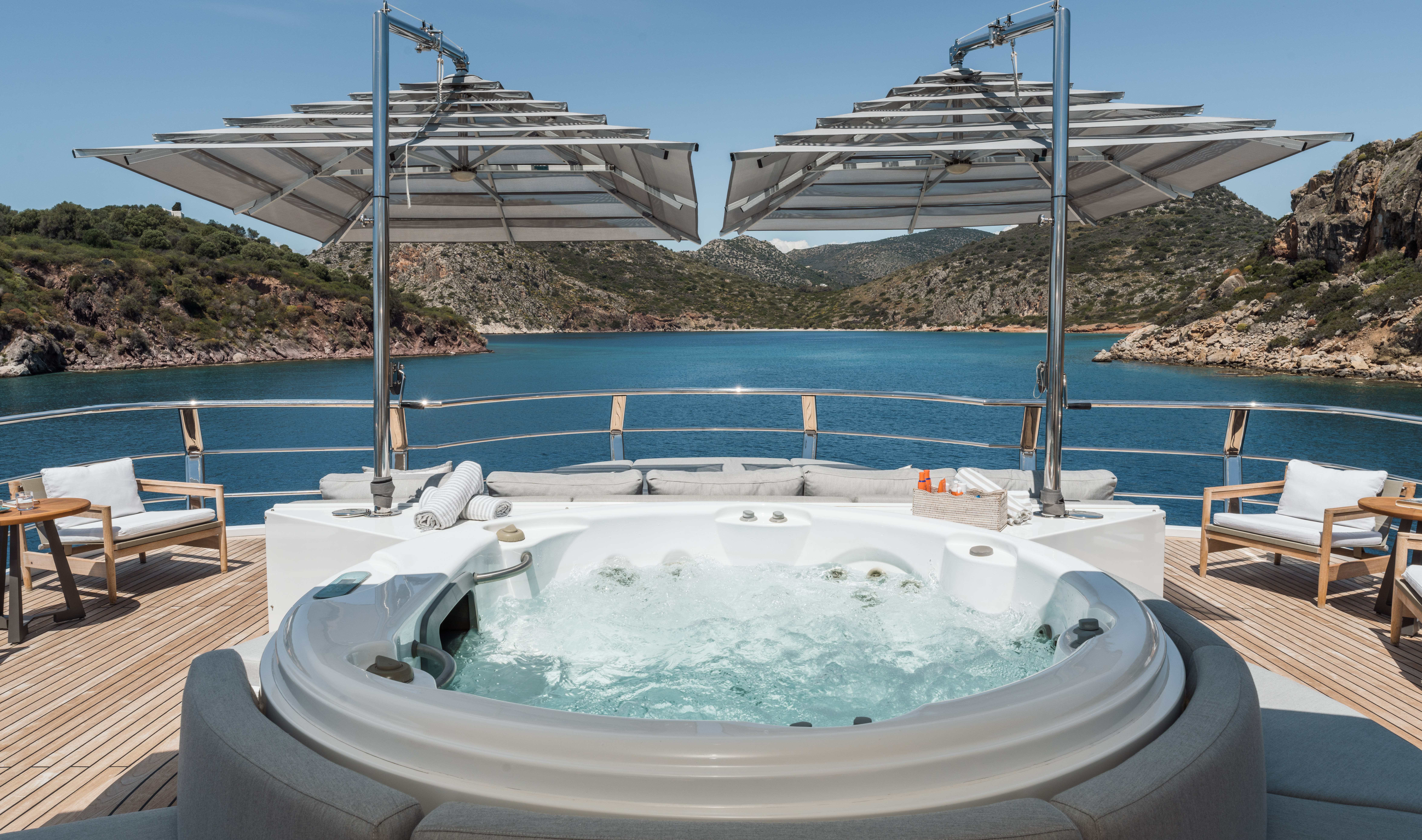 mykonosvillas july32 july 32 mykonos villas βίλα μύκονος private jet private helicopter yatchs yatch netwise luxury premium platinum villas and more