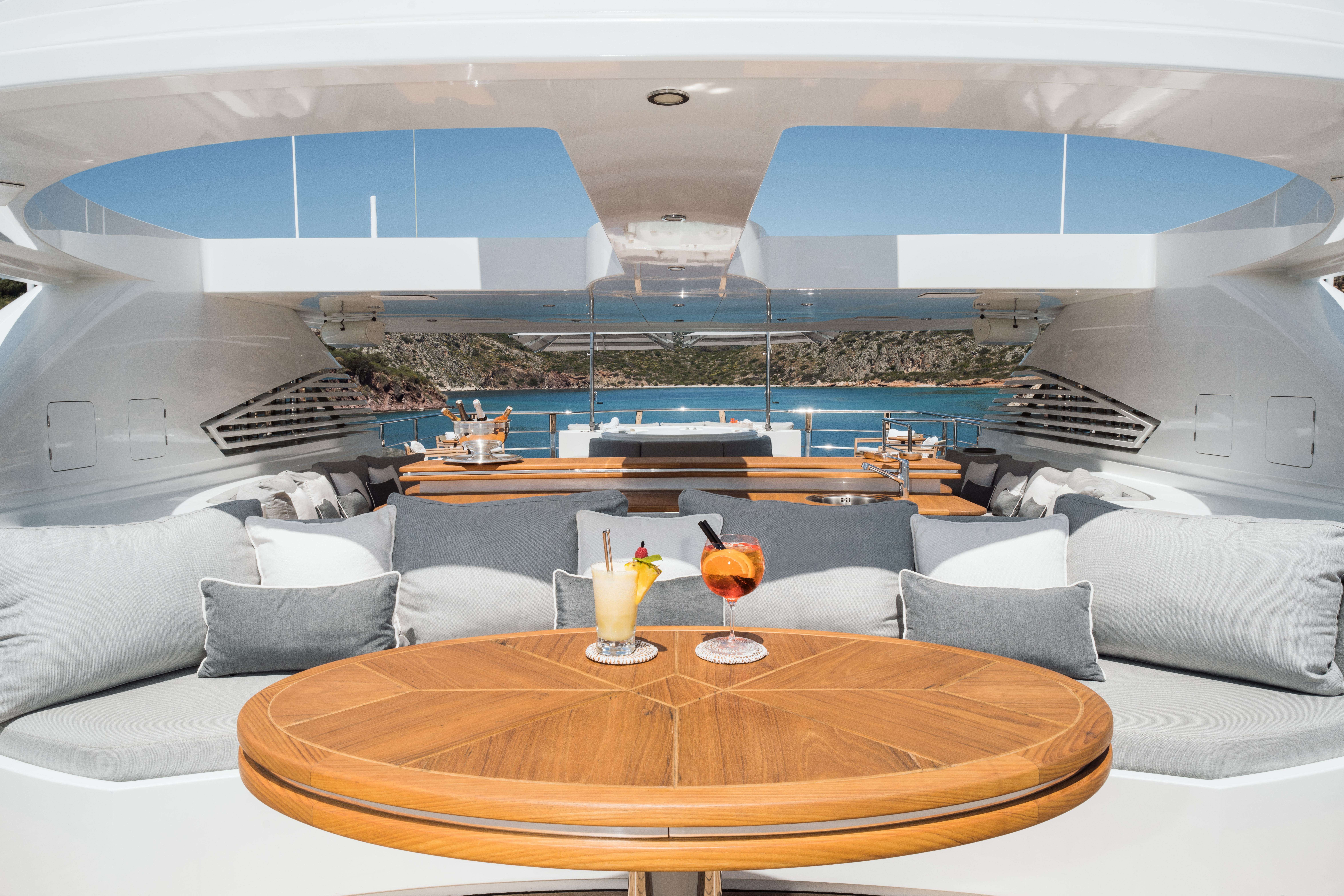 mykonosvillas july32 july 32 mykonos villas βίλα μύκονος private jet private helicopter yatchs yatch netwise luxury premium platinum villas and more