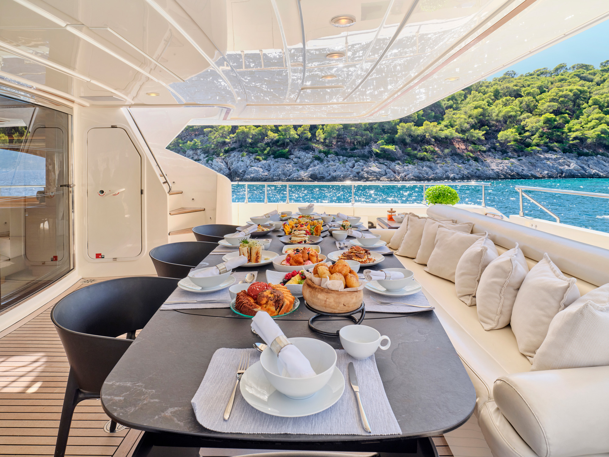 mykonosvillas july32 july 32 mykonos villas βίλα μύκονος private jet private helicopter yatchs yatch netwise luxury premium platinum villas and more