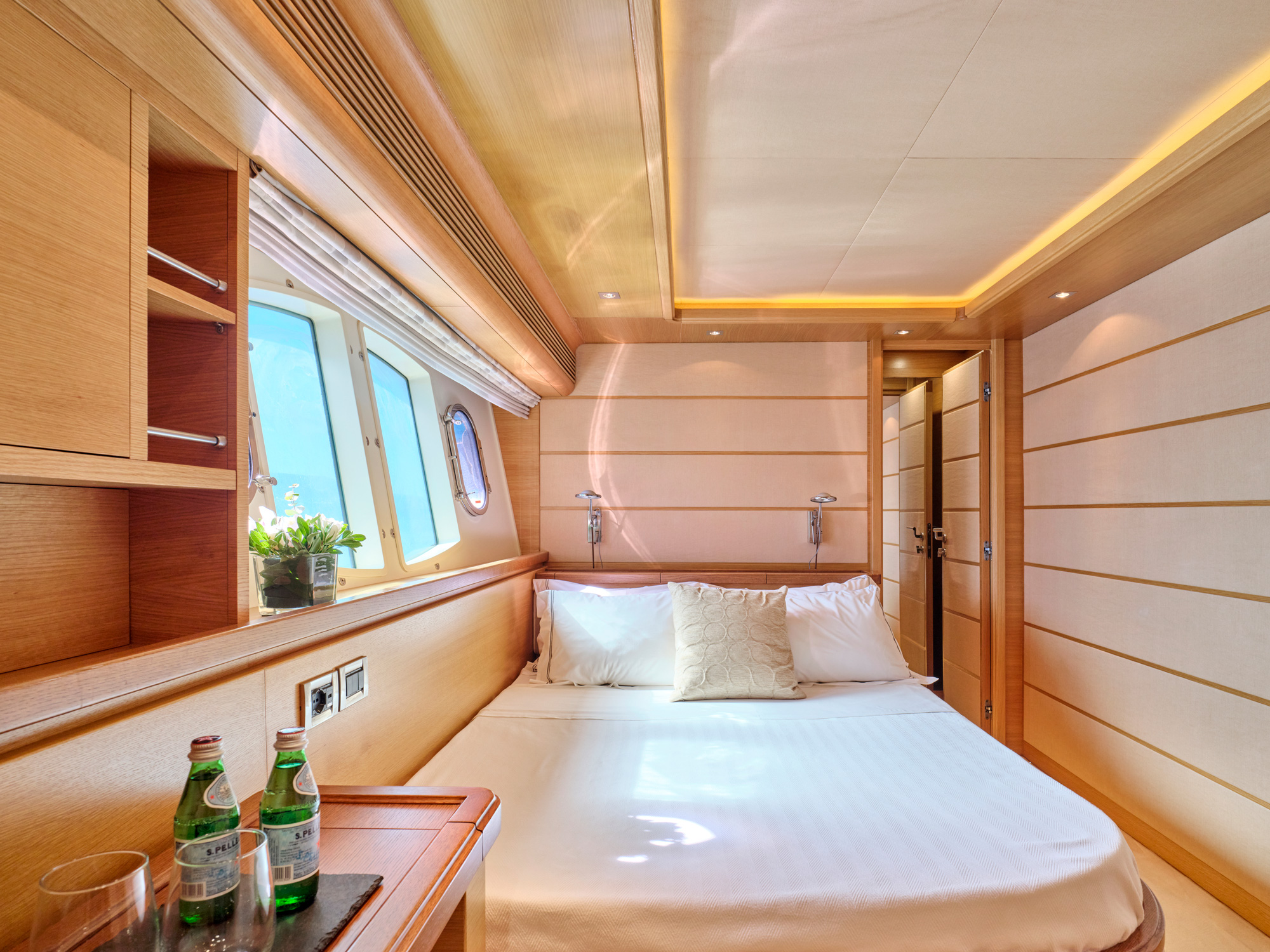 mykonosvillas july32 july 32 mykonos villas βίλα μύκονος private jet private helicopter yatchs yatch netwise luxury premium platinum villas and more