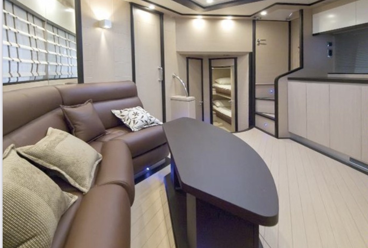 mykonosvillas july32 july 32 mykonos villas βίλα μύκονος private jet private helicopter yatchs yatch netwise luxury premium platinum villas and more